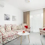 Wellness & With Parking By Renters 4*