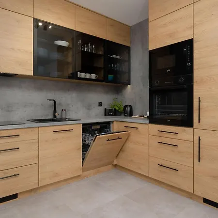 Hotel apartamentowy Wellness & With Parking By Renters 4*