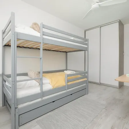 Hotel apartamentowy Wellness & With Parking By Renters