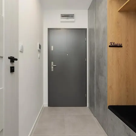 Wellness & With Parking By Renters 4*
