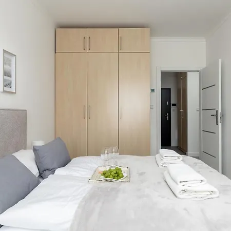 Wellness & With Parking By Renters Hotel apartamentowy