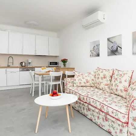 アパートホテル Wellness & With Parking By Renters