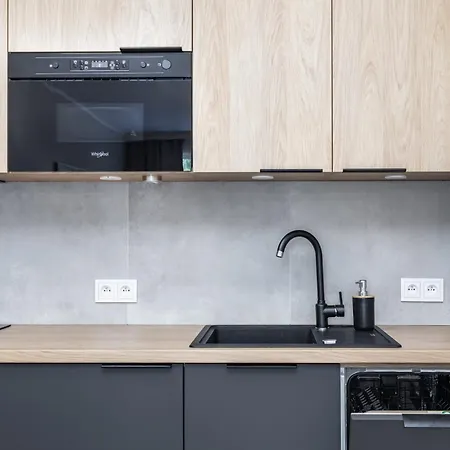 Aparthotel Wellness & With Parking By Renters *