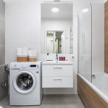 Hotel apartamentowy Wellness & With Parking By Renters