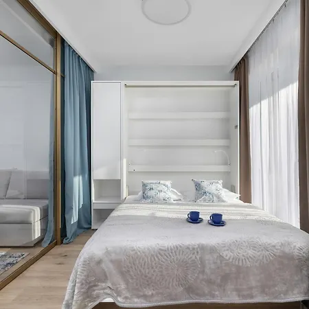 Wellness & With Parking By Renters Aparthotel