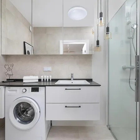 Wellness & With Parking By Renters Aparthotel *