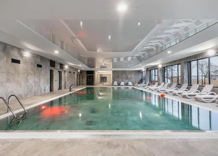 Wellness Resort&spa With Parking By Renters Apartahotel 4*